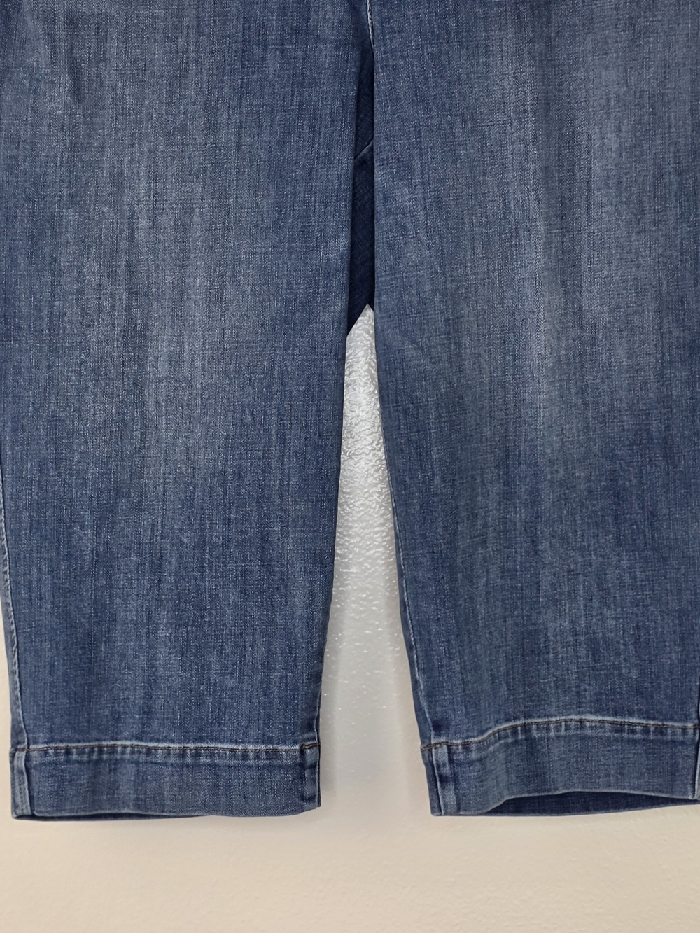 Talbots Wide Leg Crop Blue Medium Wash Jeans Size 18WP - Picture 4 of 11